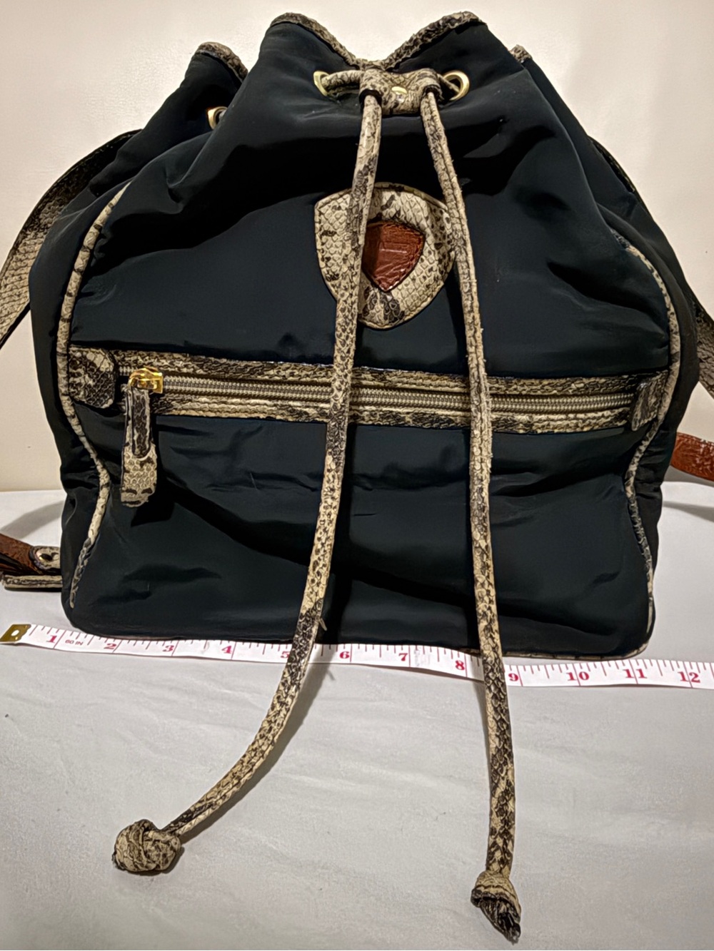 Auth vintage Bally Black Drawstring bucket bag with Snake-Trim Accents